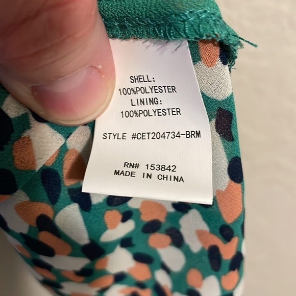 Melloday Women’s Geometric Flutter Sleeve Top Size M NEW - Picture 6 of 7